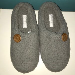 Jessica Simpson Grey Fleece Slippers